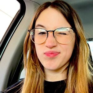 Meet your Posher, Haylee